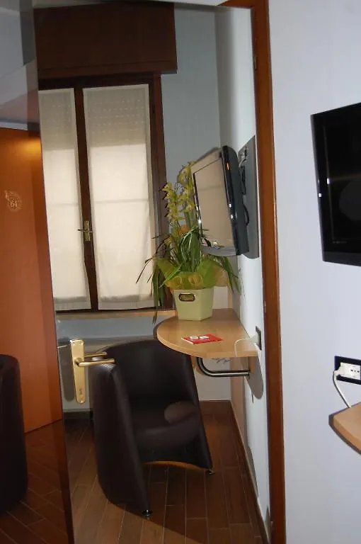 Albergo Visconti Crémone Hotel