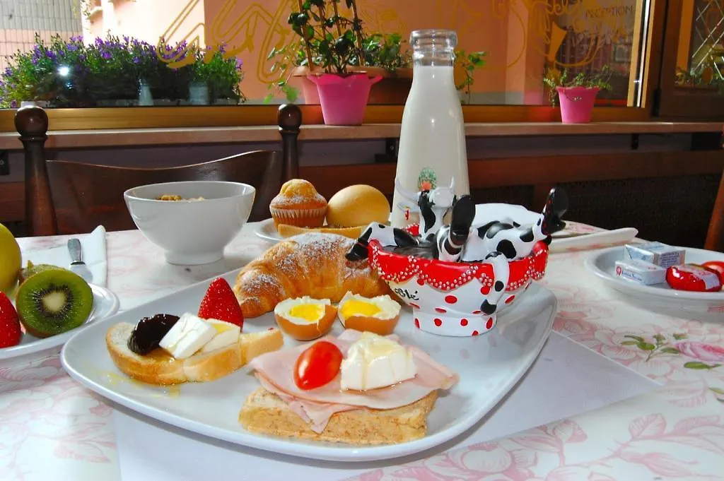 Albergo Visconti Crémone 3*,  Italie